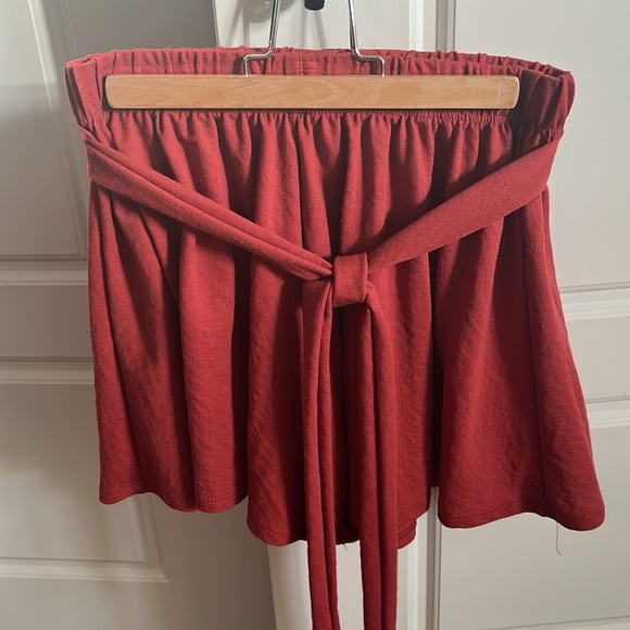 Tres Bien Dress Shorts - Picture 2 of 9